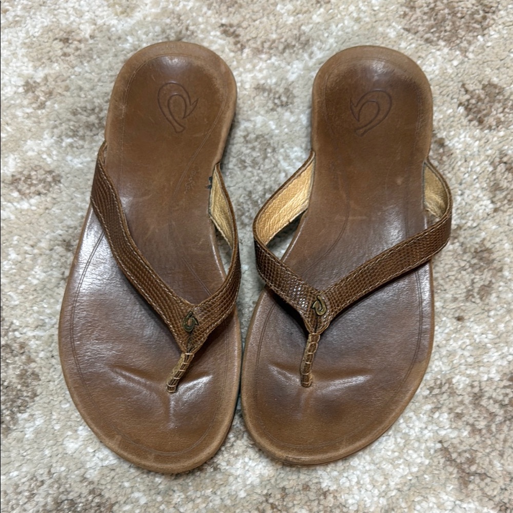 Olukai leather size 6